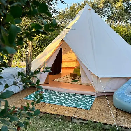 Campismo de Luxo Il Sughero Bella Farnia